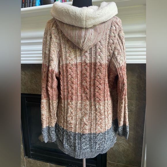 Multicolor Hooded Cardigan - Picture 2 of 3